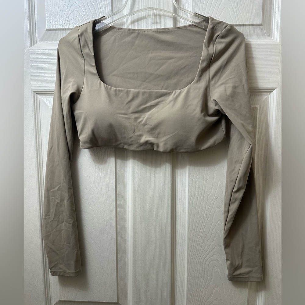 alo long sleeve cropped top